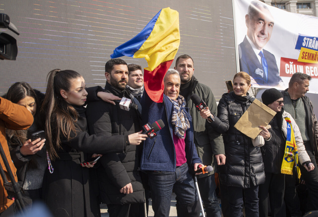 Călin Georgescu, la protestul din Piața Constituției: Trebuie să asculte VOCEA poporului! Dincolo de puterea poporului român nu mai există nimic