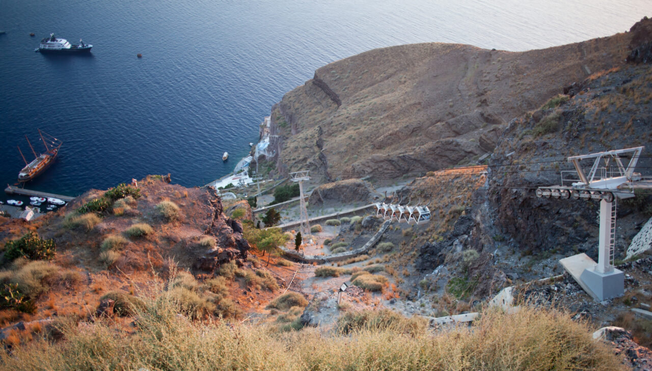 După Santorini, în alte două insule din Grecia a fost declarată stare de URGENȚĂ, din cauza seismelor