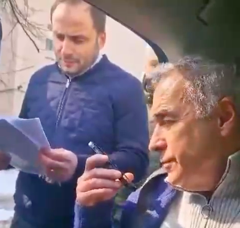 DIALOGUL dintre Călin Georgescu și polițistul care l-a oprit în trafic. Georgescu: Uitați-vă bine în ochii mei. Ați fost la școală sigur?