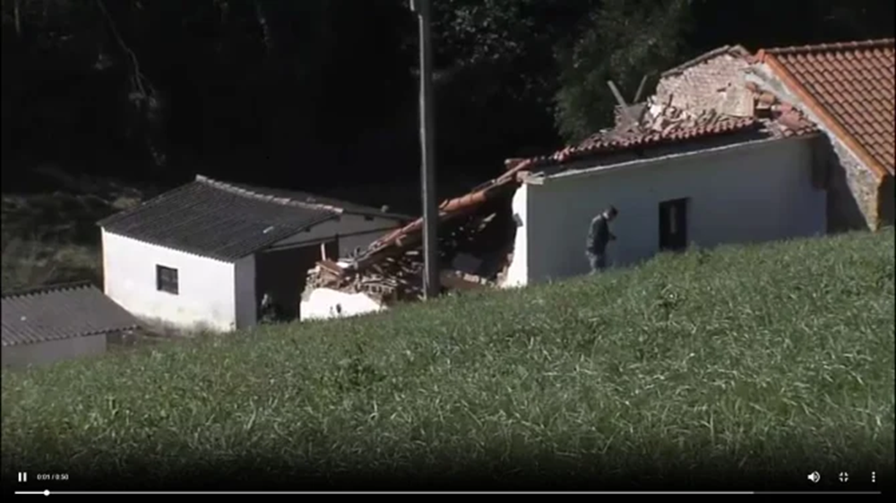 O casă s-a prăbușit peste o familie de români din Spania. 12 victime, printre care o adolescentă în stare gravă