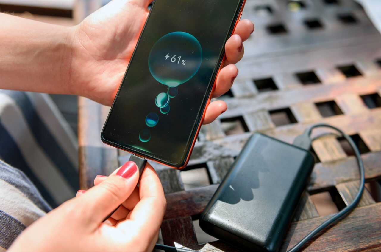 Greșelile care distrug bateria telefonului. Iată ce să NU faci pentru a prelungi viața smartphone-ului