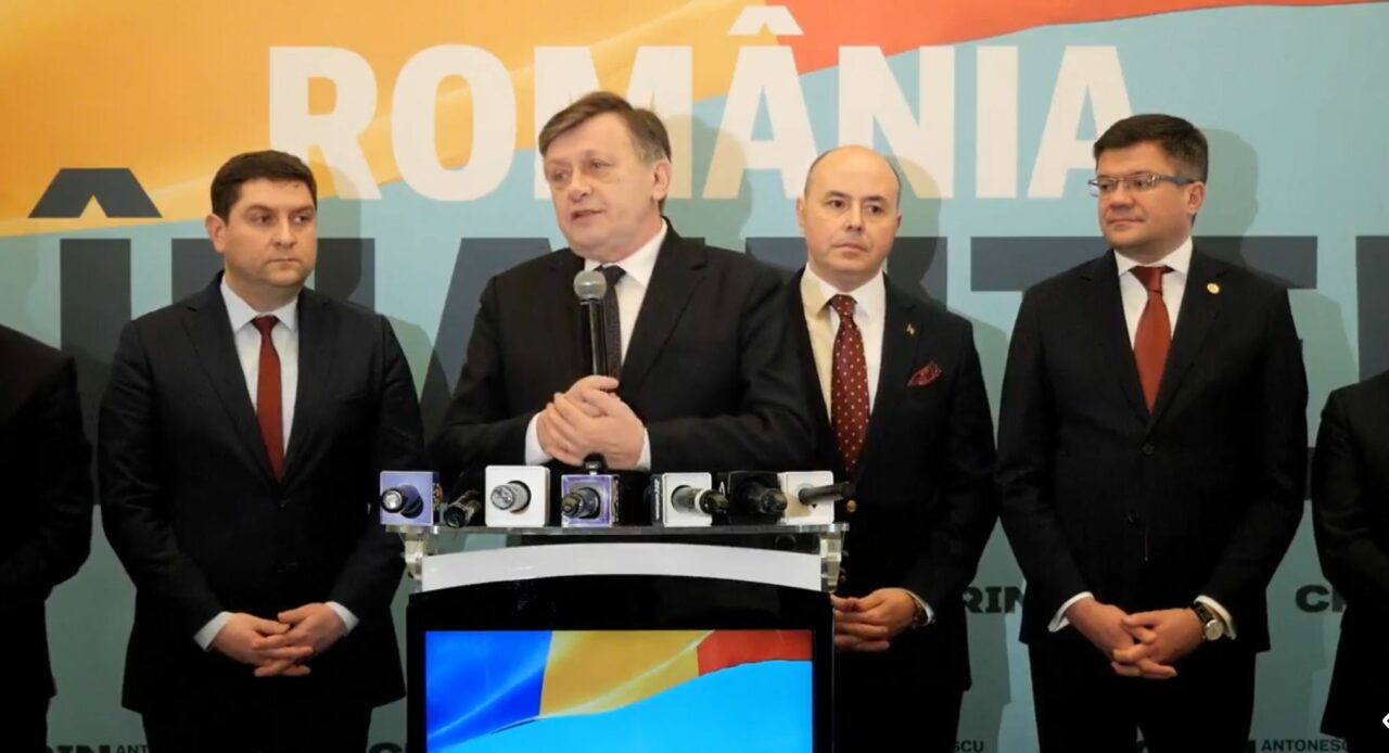 Crin Antonescu dă asigurări că RĂMÂNE candidatul coaliției și că Ilie Bolojan nu va candida: „Domnul Bolojan este un partener cât se poate de serios”