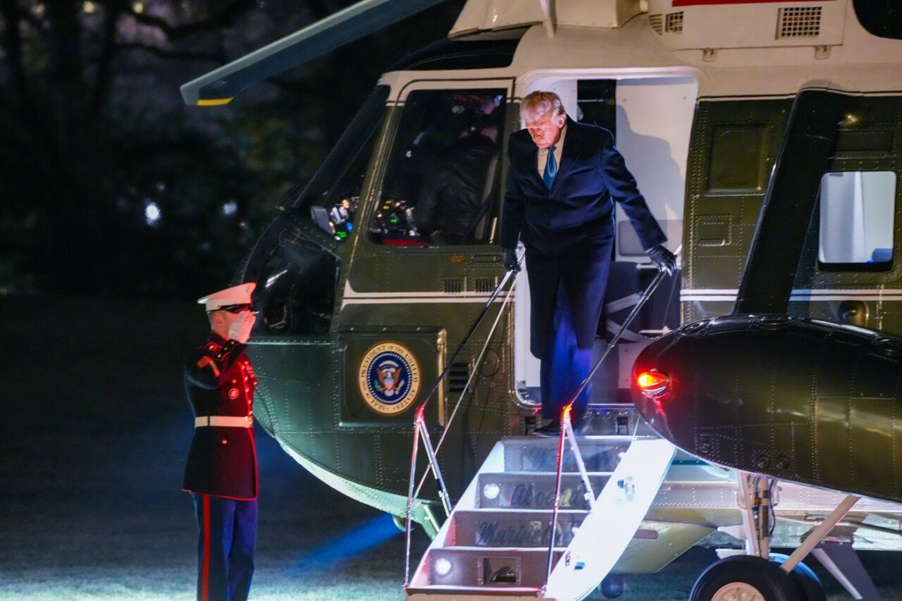 Donald Trump promite să „resusciteze” acordul privind mineralele cu Ucraina și îl AMENINȚĂ din nou pe Zelenski: „Nu va fi prea fericit dacă refuză”