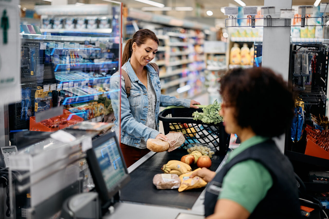 Care sunt zilele preferate de români pentru a face cumpărături. Când să NU mergi la supermarket pentru a evita aglomerația