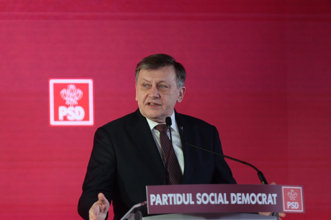 Crin ANTONESCU: „Nu îmi doresc să avem într-o săptămână parada heterosexualilor şi într-o săptămână parada homosexualilor, fiecare în intimitatea lui”