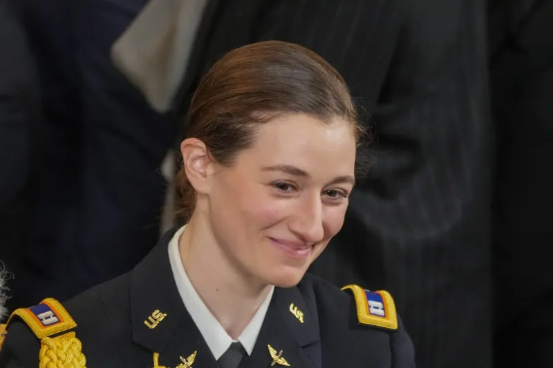 Identitatea pilotului misterios de la bordul elicopterului Black Hawk a fost făcută publică. Este vorba despre o femeie