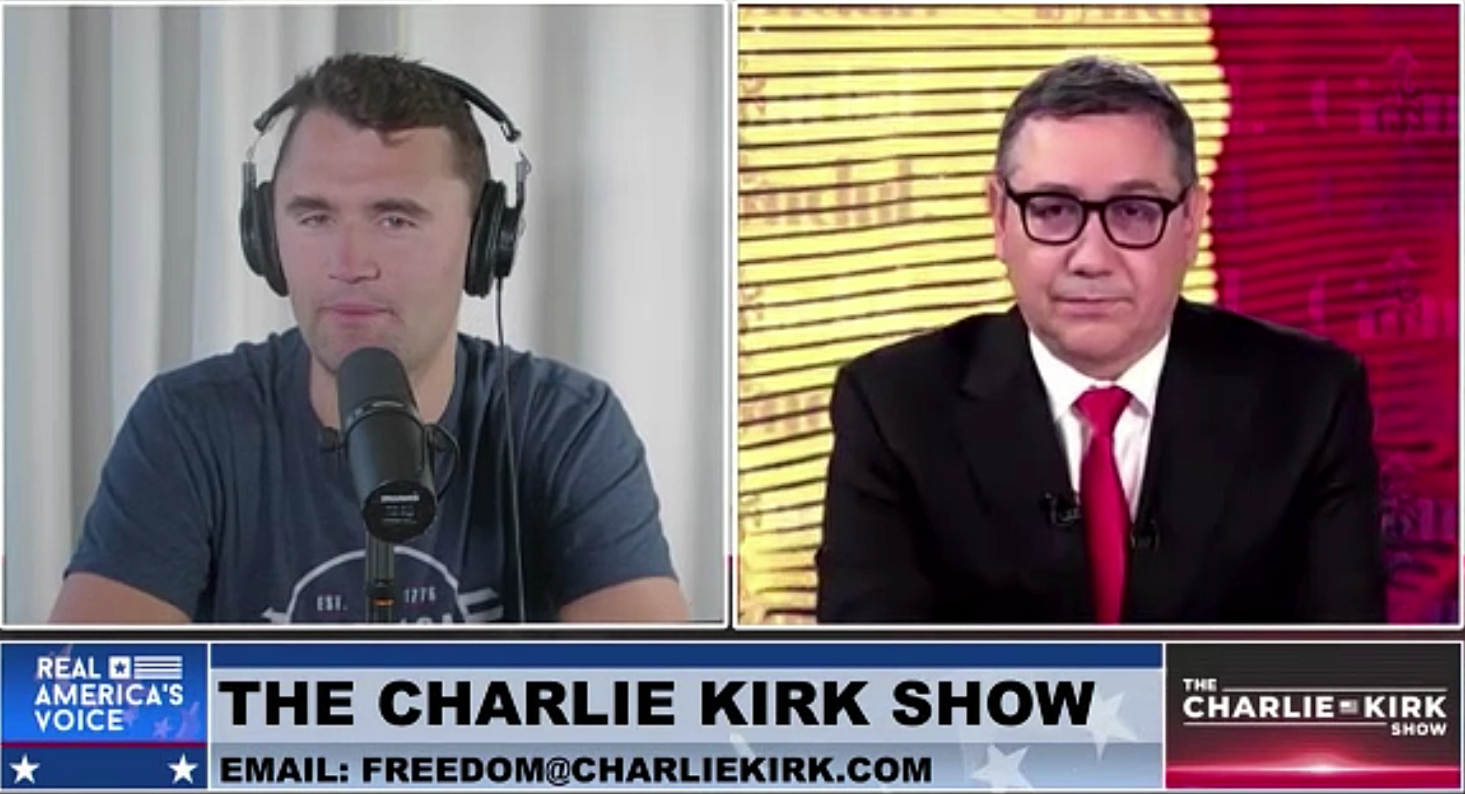 Victor Ponta, intervievat de Charlie Kirk: Criza și SUPĂRAREA oamenilor pornesc de la ideea că nu ni se acceptă votul dacă NU este direcția dorită