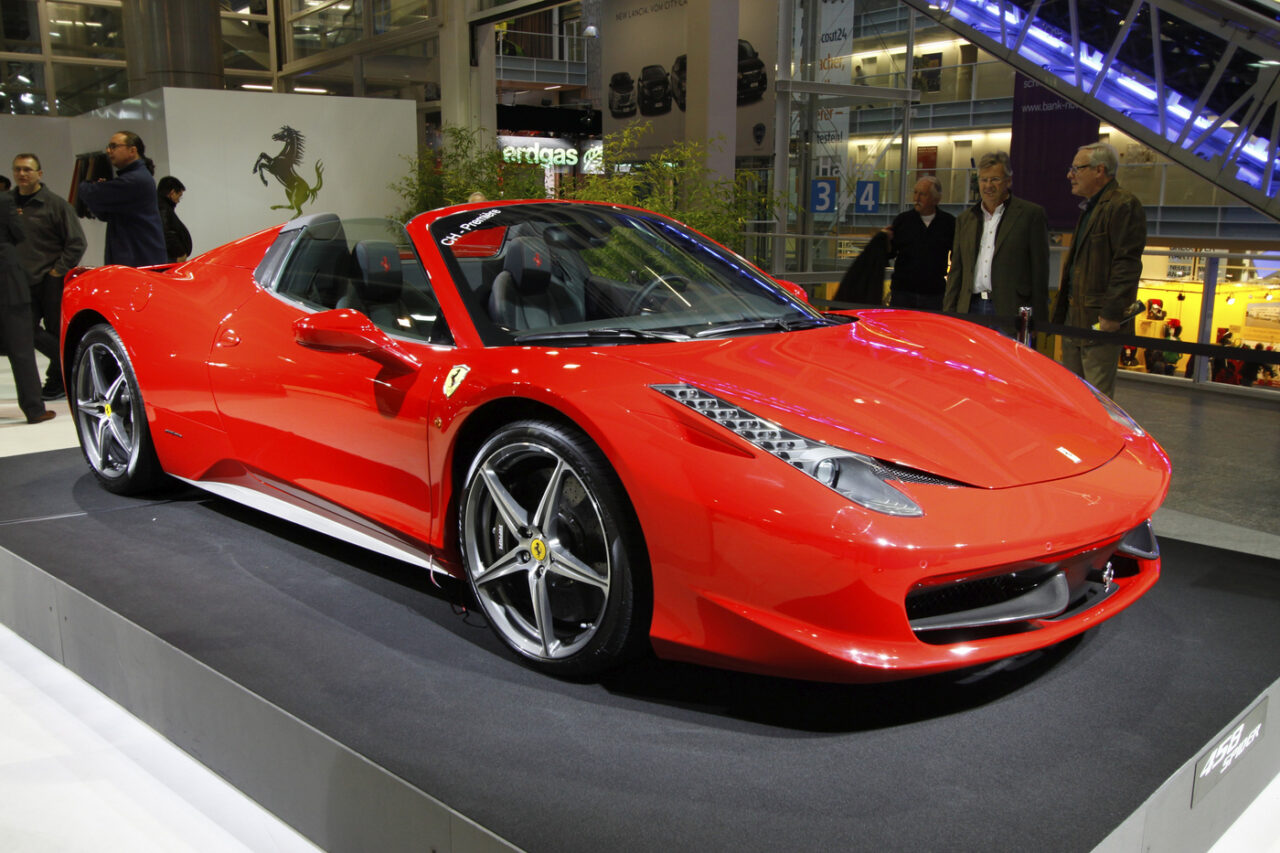 Ferrari raportează un PROFIT astronomic de 1.530.000.000$ în 2024. Producătorul italian de supercar-uri lansarea primului său model electric