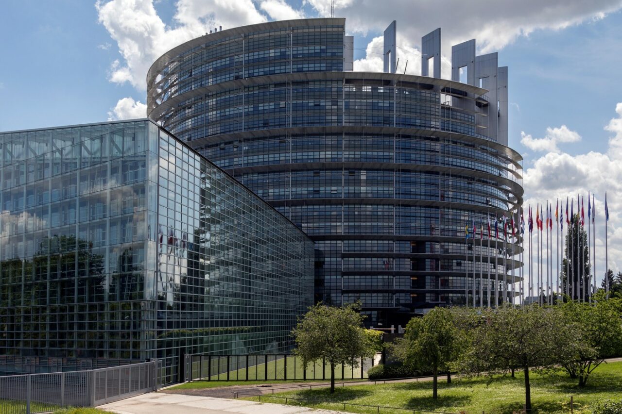 UE menține ambiția renunțării la importurile de gaze din RUSIA și va consolida securitatea infrastructurii energetice