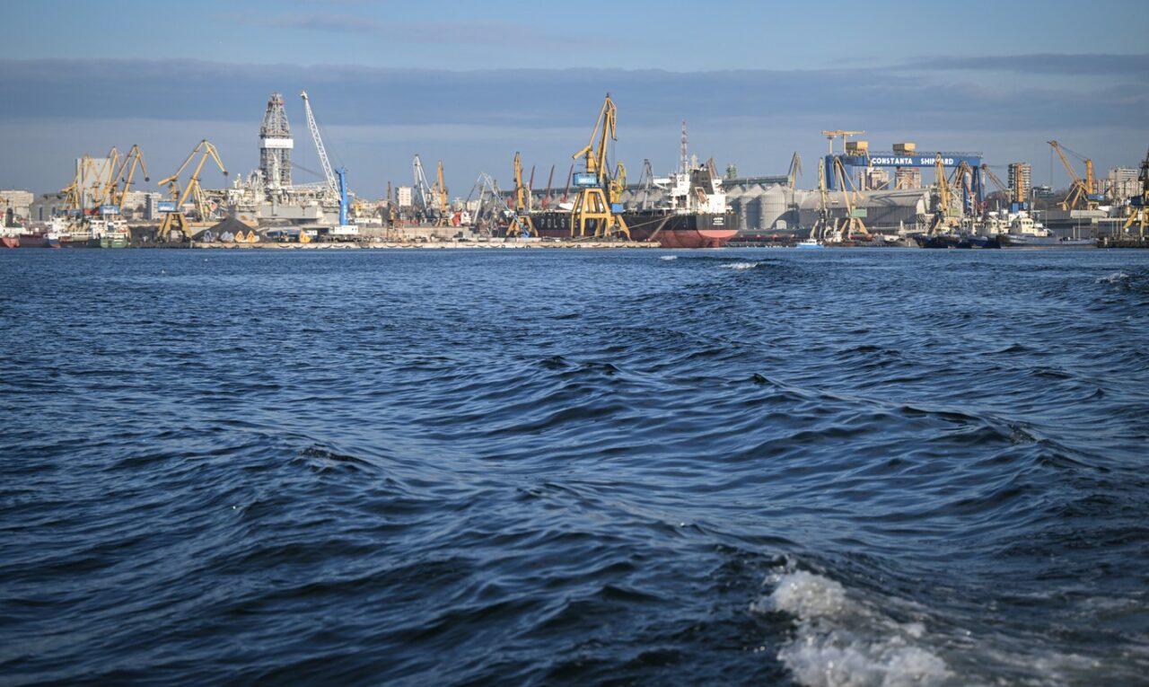 PROTEST al sindicaliștilor de la Șantierul Naval Mangalia în fața Ministerului Economiei. Cer redresarea urgentă a companiei