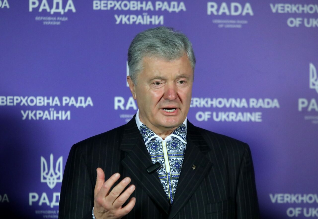 Ucraina: SANCȚIUNI împotriva fostului președinte Petro Poroșenko și a patru oligarhi, acuzați de SUBMINAREA securității naționale