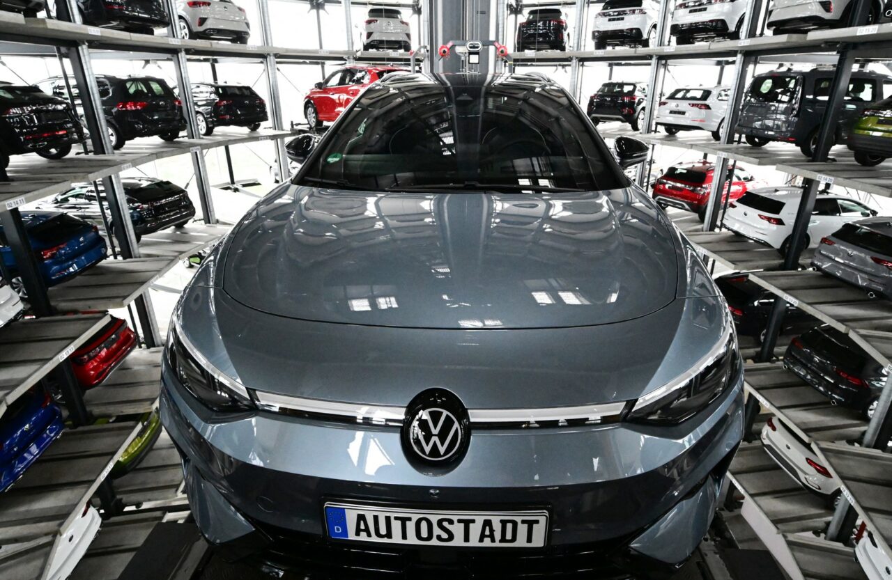 Antidot la INVAZIA chineză: Volkswagen promite o mașină electrică de 20.000 de euro, „fabricată în Europa pentru Europa”