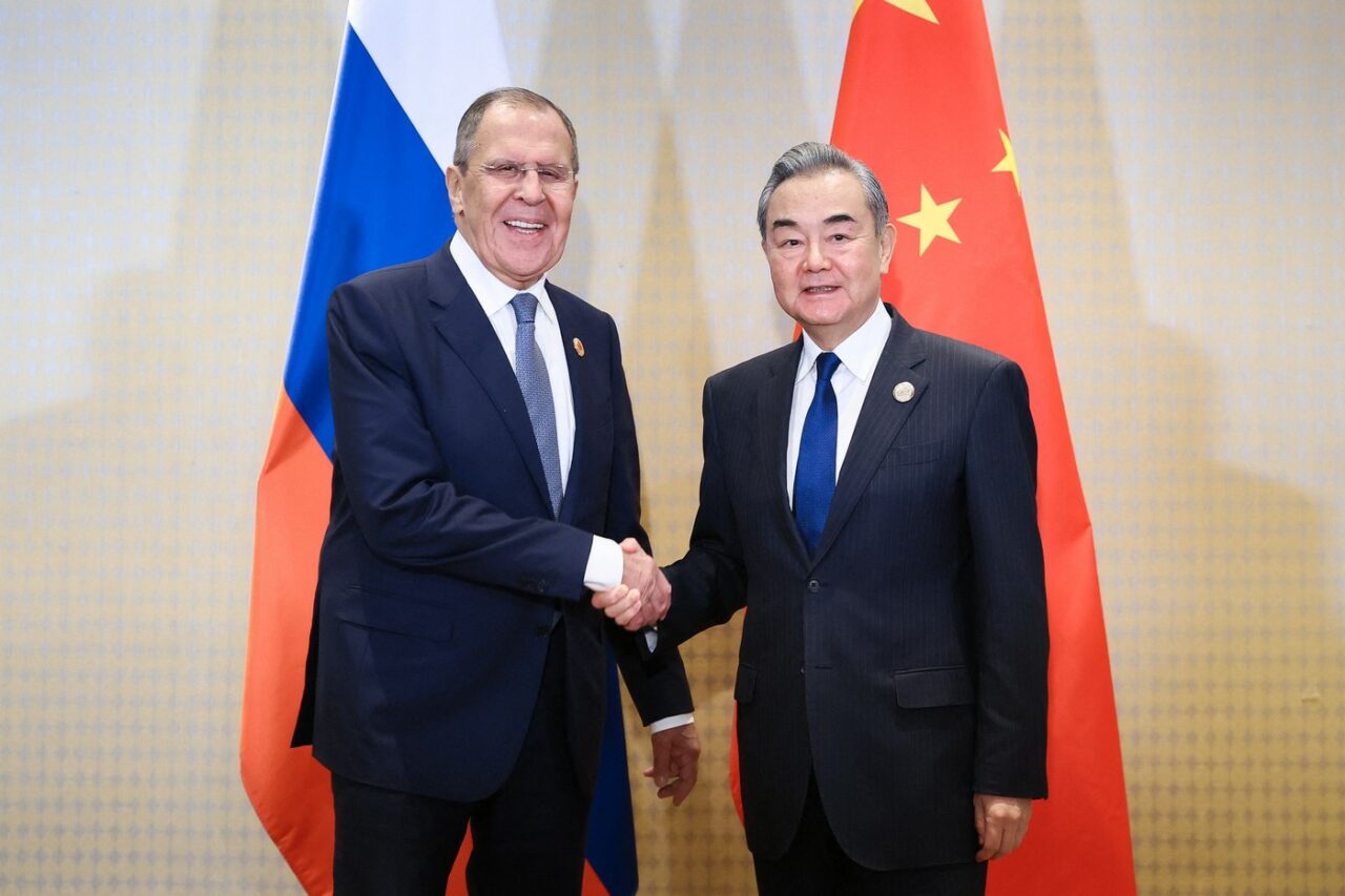 Ministrul rus de Externe se va întâlni cu omologul său chinez la Moscova, pentru consolidarea parteneriatului STRATEGIC