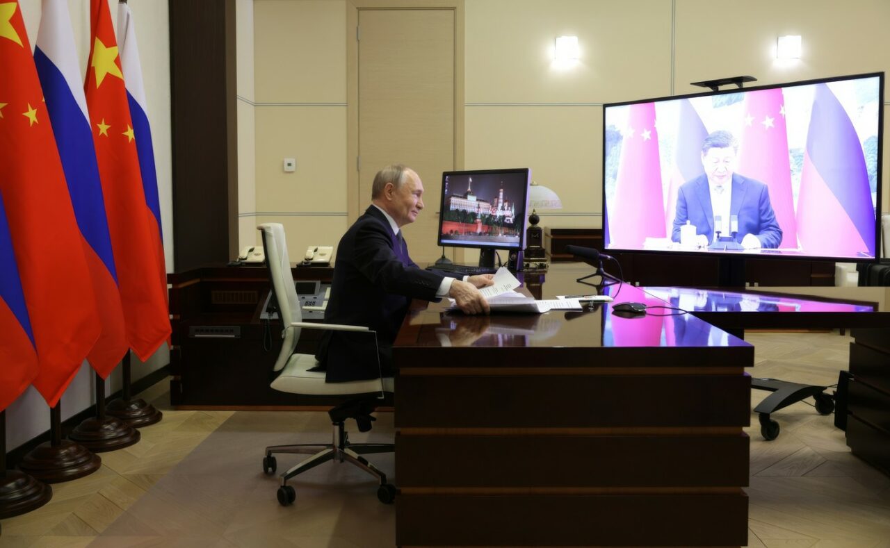 Vladimir Putin l-a informat pe președintele CHINEI despre contactele diplomatice cu SUA pentru oprirea războiul din Ucraina