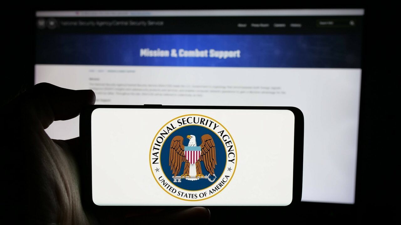 SUA: Peste 100 de angajați din comunitatea de informații, CONCEDIAȚI pentru că au folosit un chat NSA pentru conversații de natură sexuală