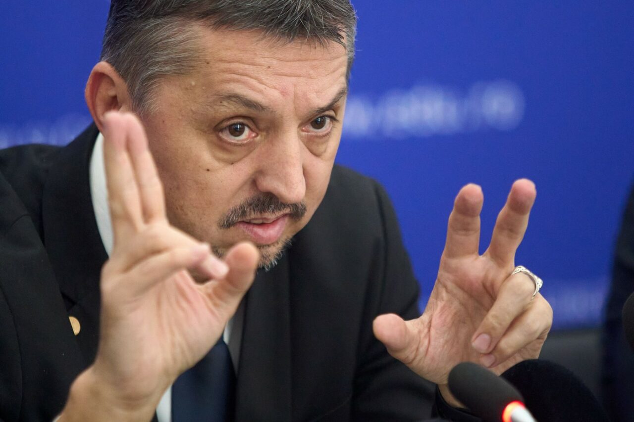 Interzicerea telefoanelor în școli. Ce spune ministrul Educației, Daniel David, despre o astfel de regulă