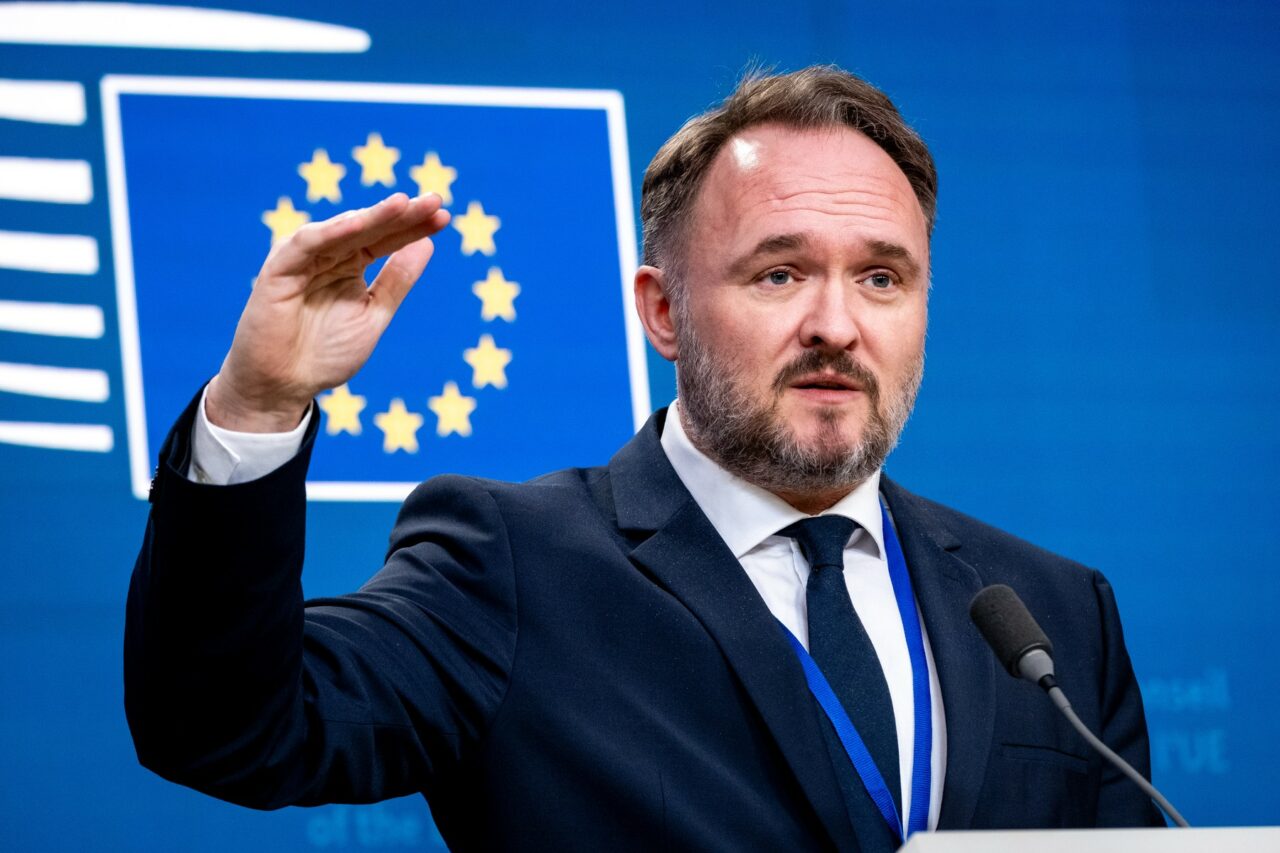 Comisar: UE va importa mai mult gaz din SUA și va investi mai mult în energia regenerabilă pentru a înlocui livrările din Rusia