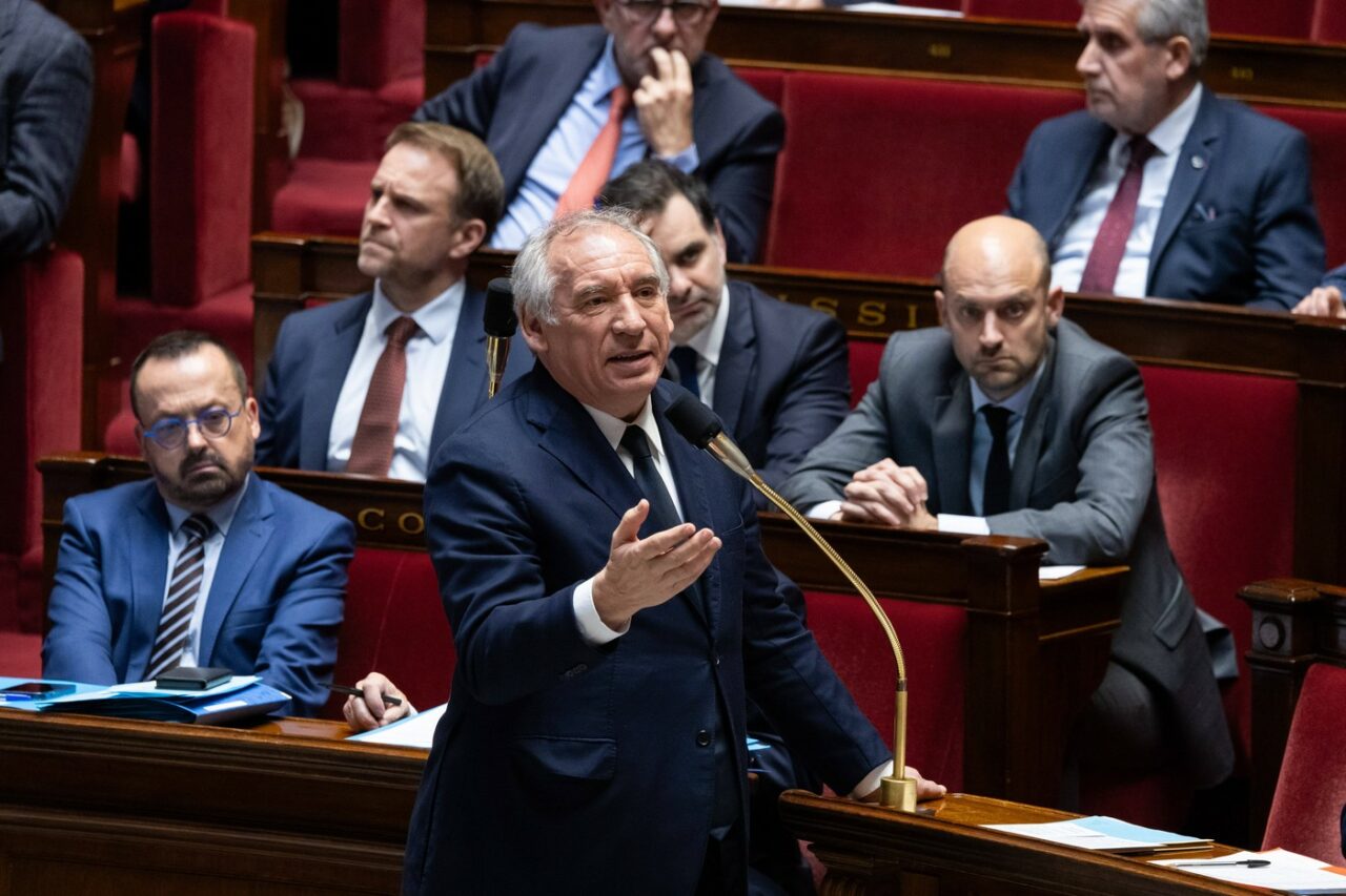Bugetul 2025 în FRANȚA: Bayrou optează pentru adoptarea proiectului prin „asumarea răspunderii” în Parlament
