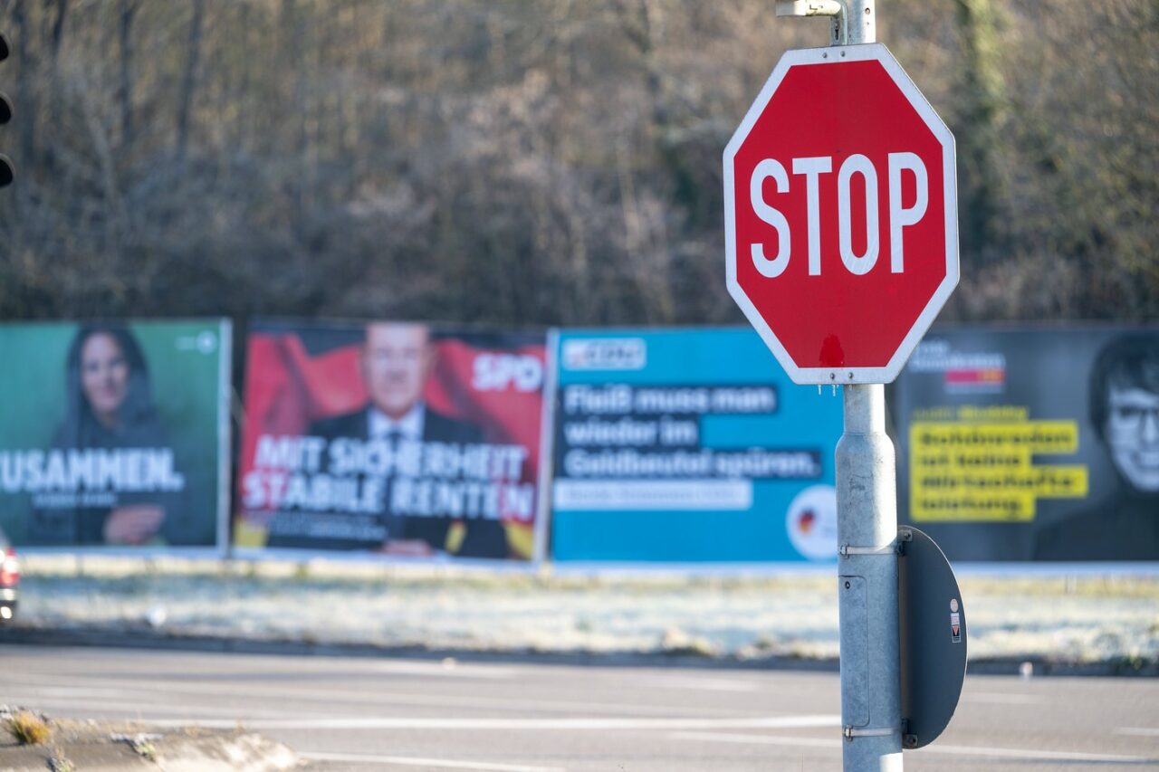 Der Spiegel: Politicieni germani avertizează asupra actelor de sabotaj și tentativelor RUSIEI de influențare a alegerilor