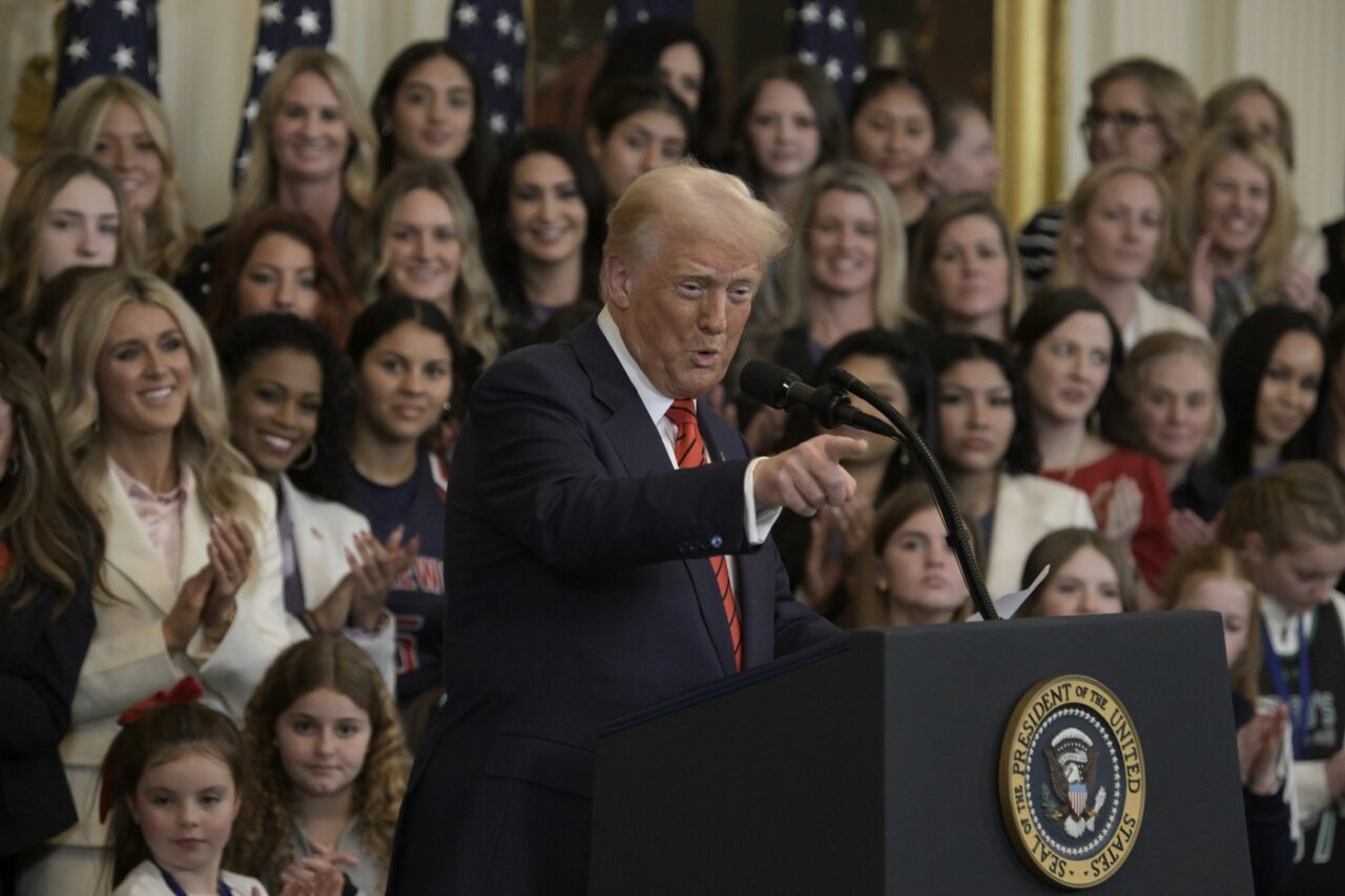 După ce un oficial american a oferit ca exemplu ROMÂNIA, Trump acuză USAID și alte agenții de finanțarea „presei de tip știri false”