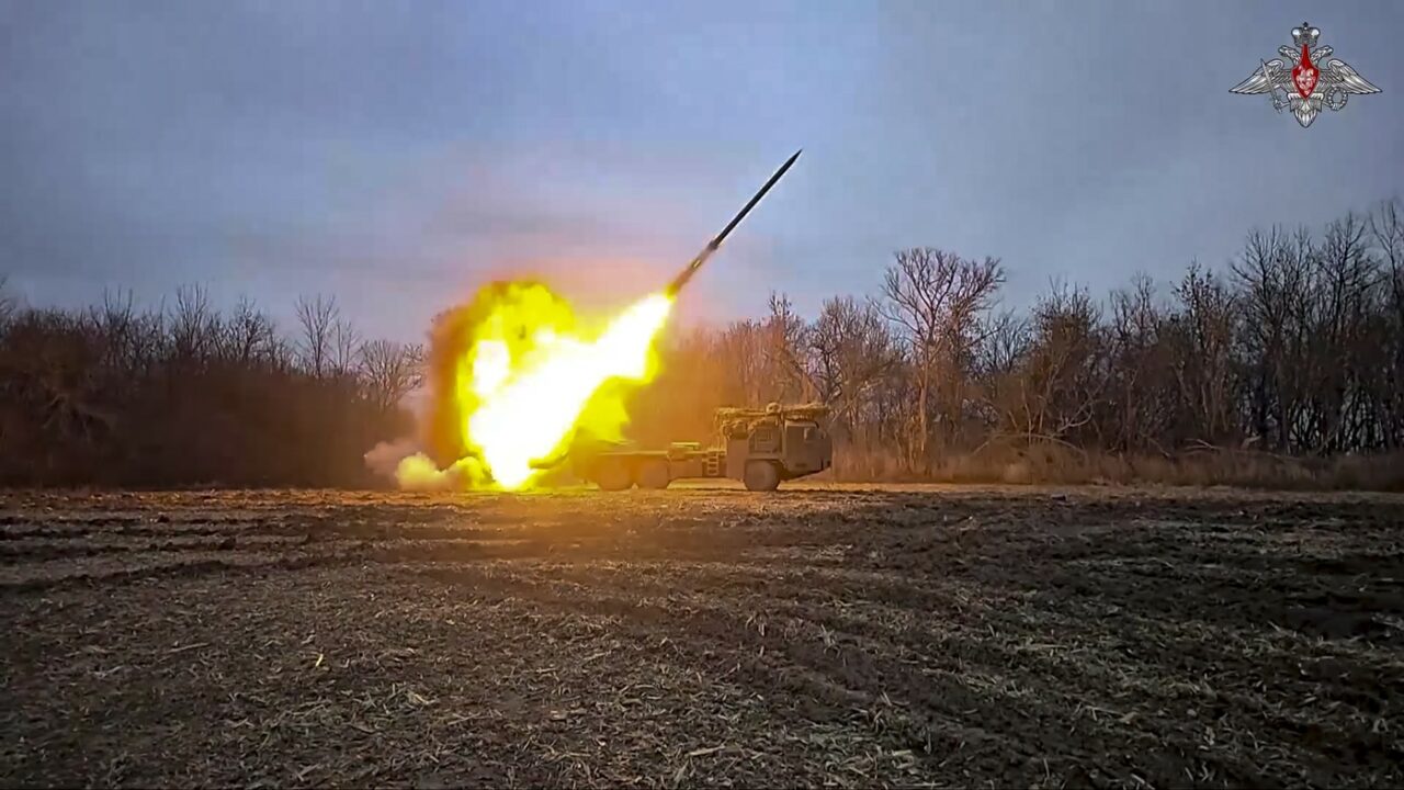 Ucraina lansează o nouă contraofensivă în Rusia/ Incendiu la un GAZODUCT din regiunea Kursk
