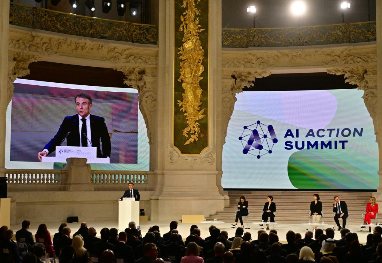 Franța, China și India au semnat un protocol „etic” la summitul Inteligenței Artificiale /Macron, VIDEO în ipostaze false pentru promovarea reuniunii