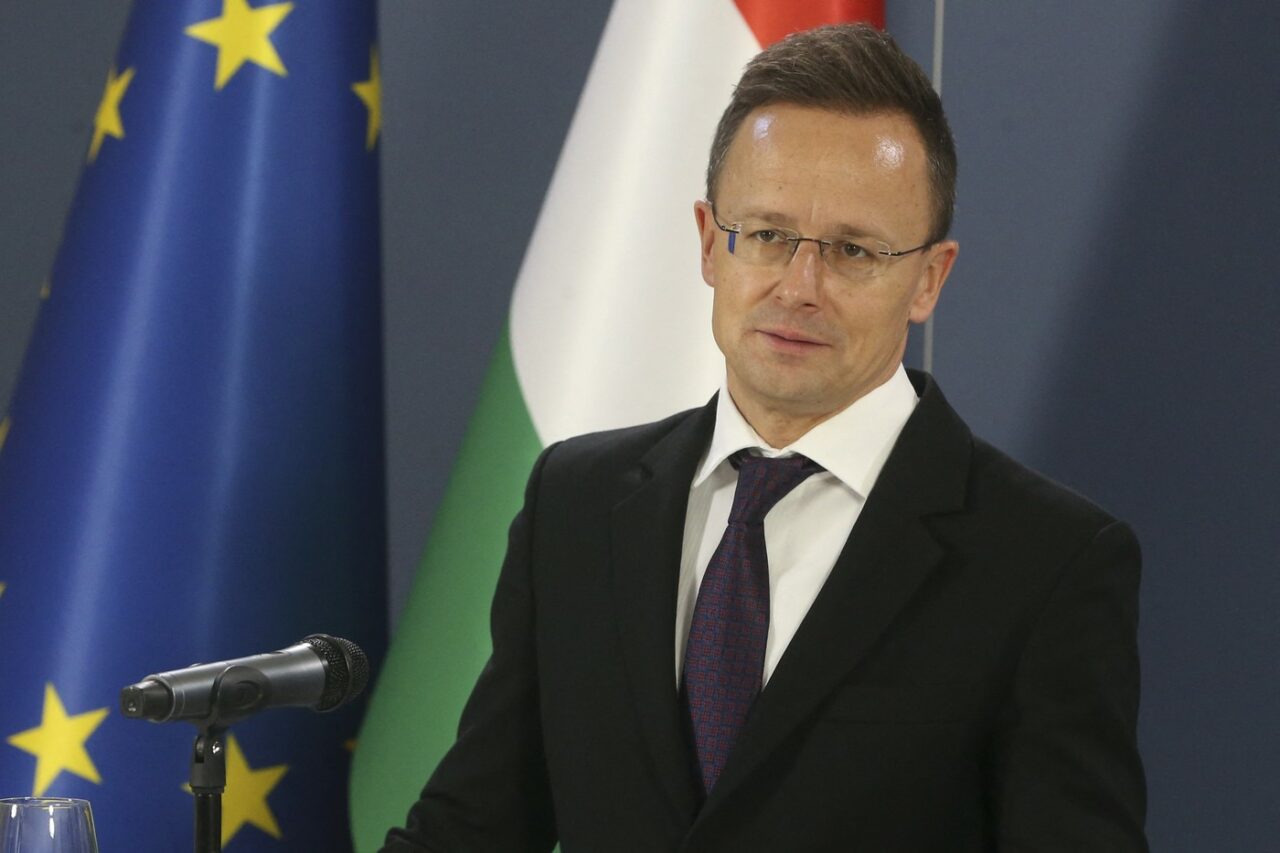 Ministrul ungar de Externe avertizează că întâlnirea de la Paris încearcă să prevină PACEA din Ucraina
