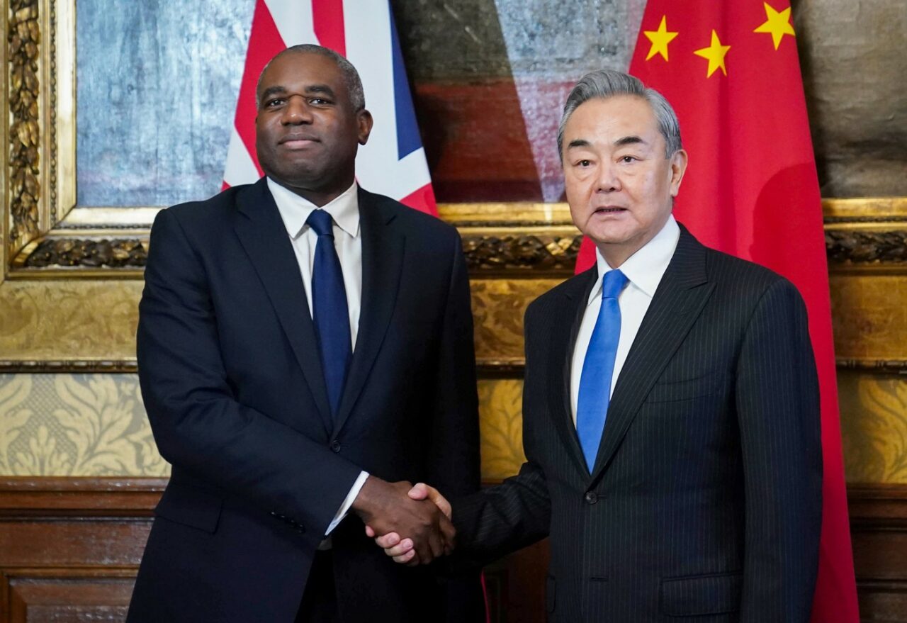 China își dorește îmbunătățirea relației DIPLOMATICE cu Marea Britanie, în contextul tensiunilor internaționale
