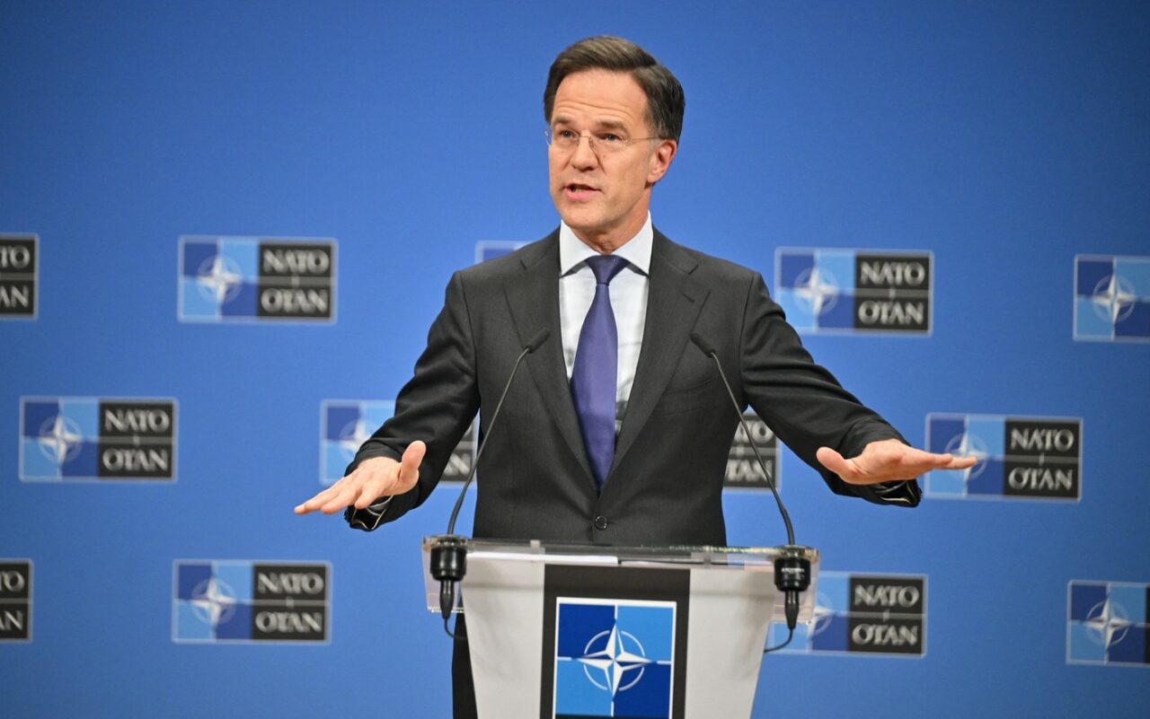 Rutte: NATO trebuie să suplimenteze capabilitățile DEFENSIVE, în noul context geopolitic /Țările europene, îndemnate să suplimenteze fondurile