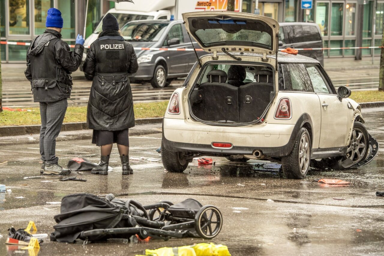 Poliția din München privilegiază ipoteza unui act TERORIST în cazul atacului cu vehicul soldat cu 36 de răniți