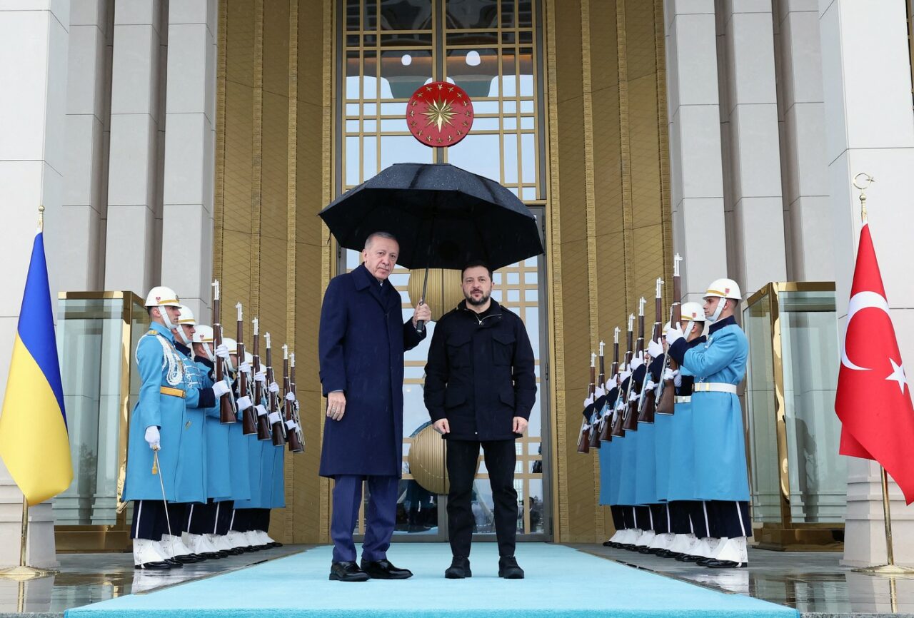 Zelenski cere negocieri „ECHITABILE”, cu participarea Uniunii Europene și a Marii Britanii /SUA și Rusia „discută despre Ucraina, fără Ucraina”