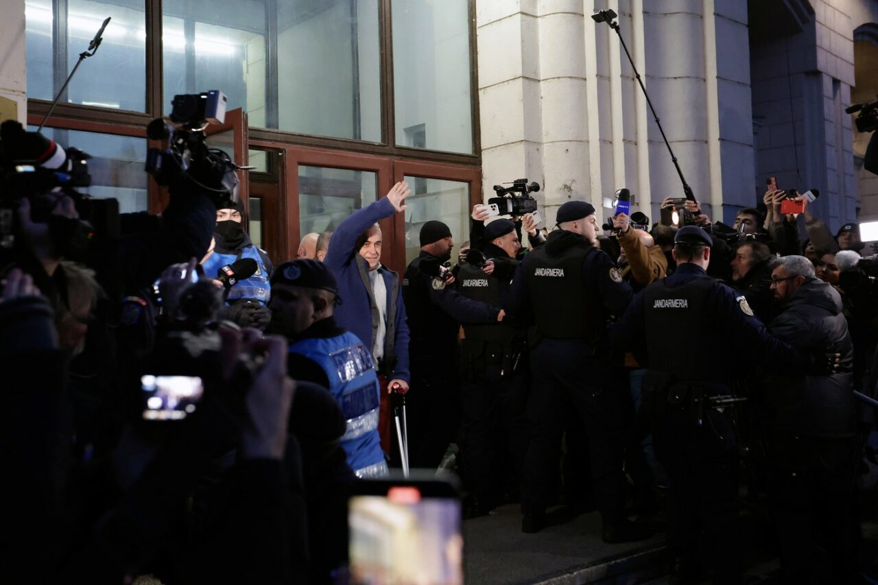 Fox News: Candidatul de extremă-dreapta clasat pe primul loc în scrutinul prezidențial din ROMÂNIA, audiat deși Vance a criticat situația din Europa