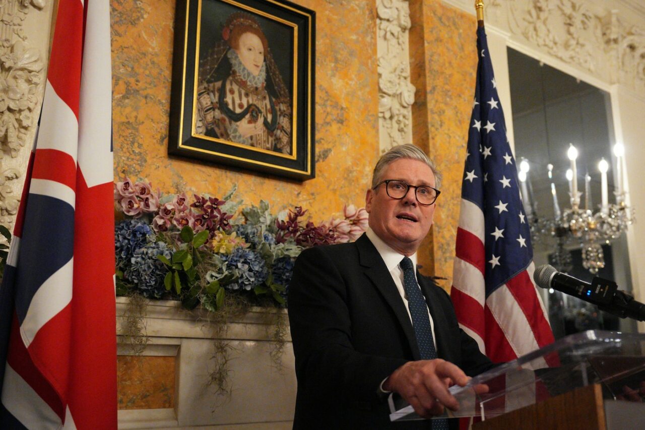 Premierul britanic face o vizită oficială la Washington/ „Avem nevoie de o plasă de SIGURANȚĂ americană”