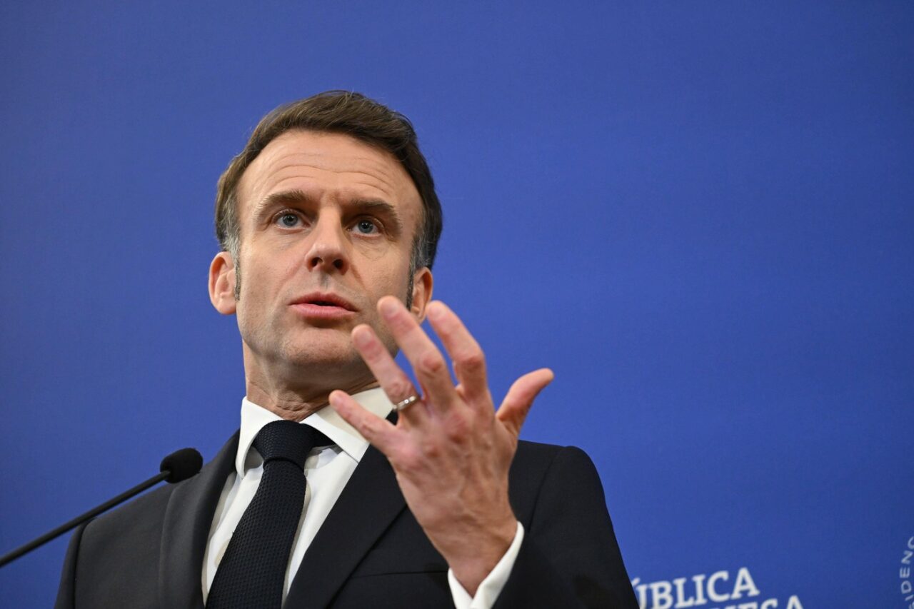 Emmanuel Macron pledează pentru SUSȚINEREA Ucrainei/ „Trebuie să îi respectăm pe cei care se luptă”