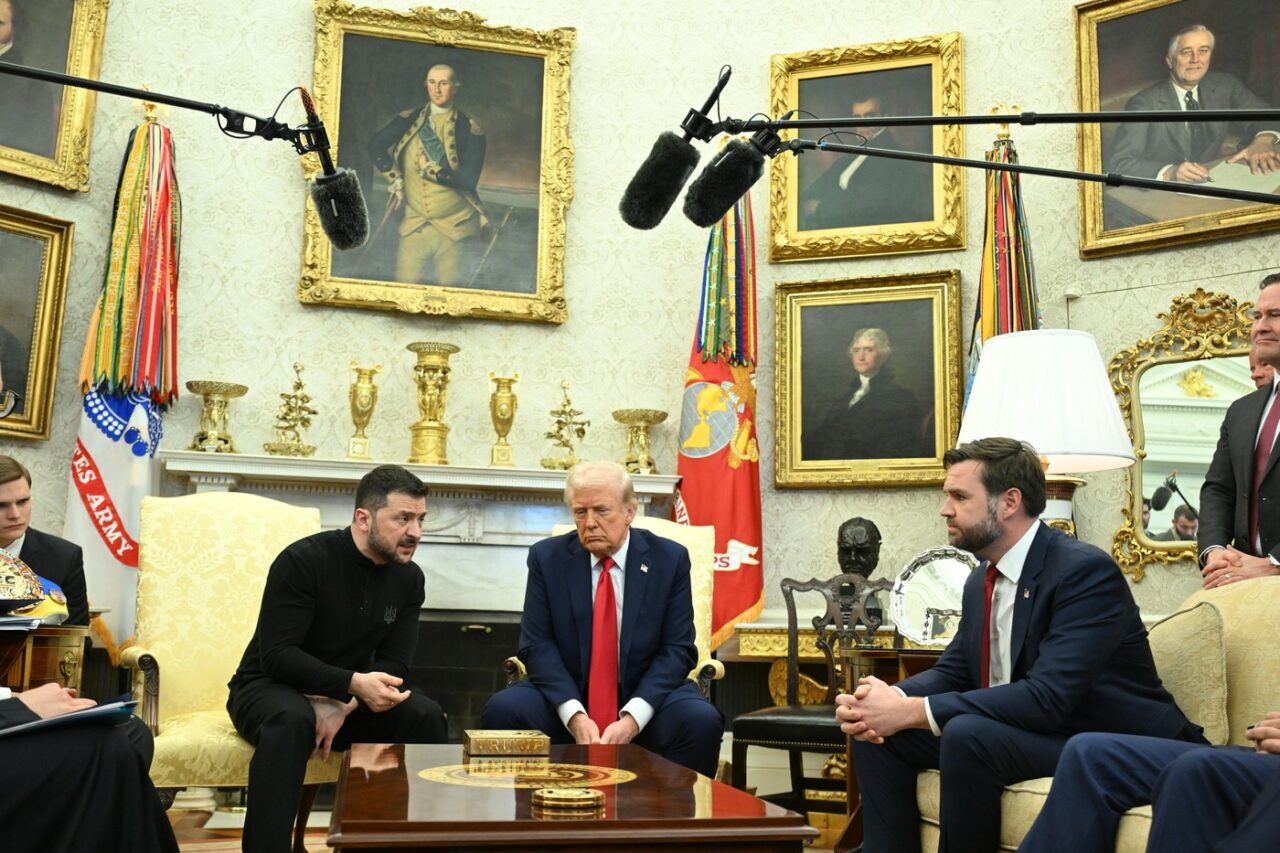 TRUMP afirmă că se apropie acordul cu RUSIA pentru oprirea războiului din Ucraina /Zelenski așteaptă garanții de securitate din partea SUA