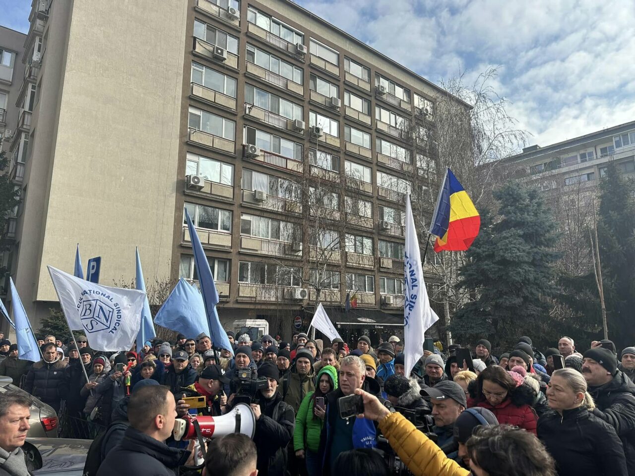 Protest pentru redeschiderea Șantierului Mangalia/Bogdan IVAN a ieșit la discuții/ Statul român vrea să cumpere acțiunile DAMEN