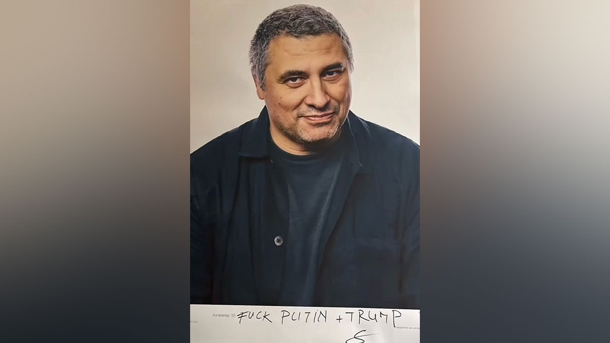Manifest politic al regizorului Radu Jude la Berlin: „F**k Putin+Trump”
