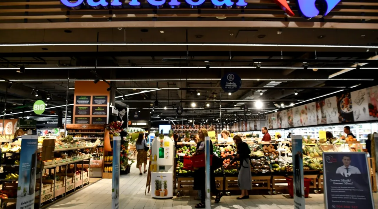 Cât câștigă un angajat Carrefour în Spania. Nu sunt necesare studii superioare sau cunoștințe de limbi străine