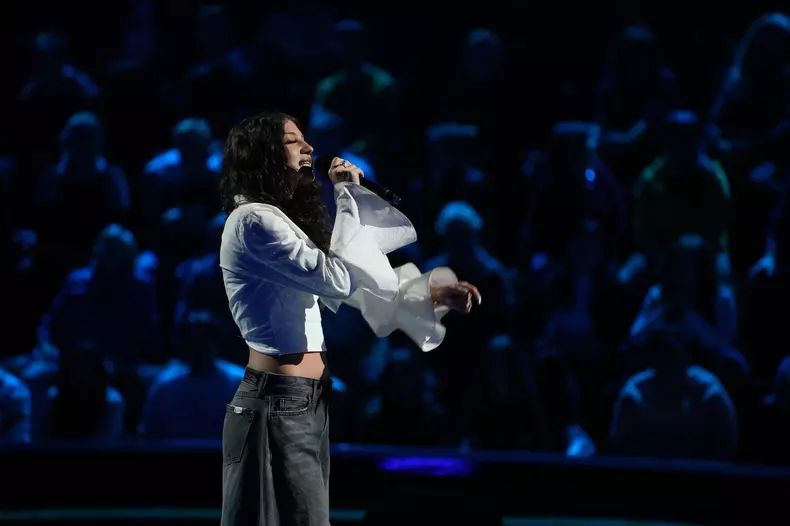 Sharon Varga, adolescenta de 16 de la X Factor pentru care MUZICA a fost singura alinare: „De multe ori mâncam pâine și zahăr”