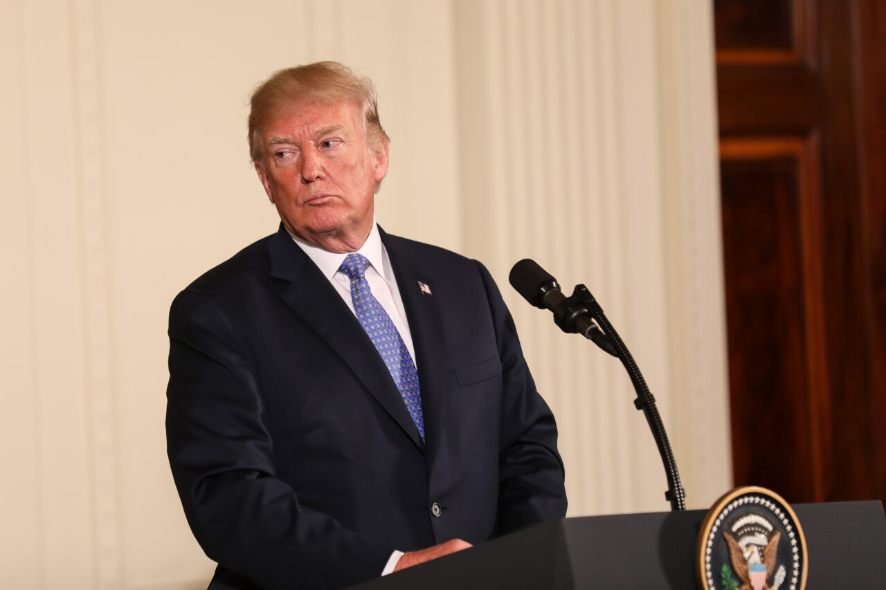 SUA: Un judecător spune că decizia lui Trump de a limita dreptul la cetățenie prin naștere încalcă principiile statului de drept
