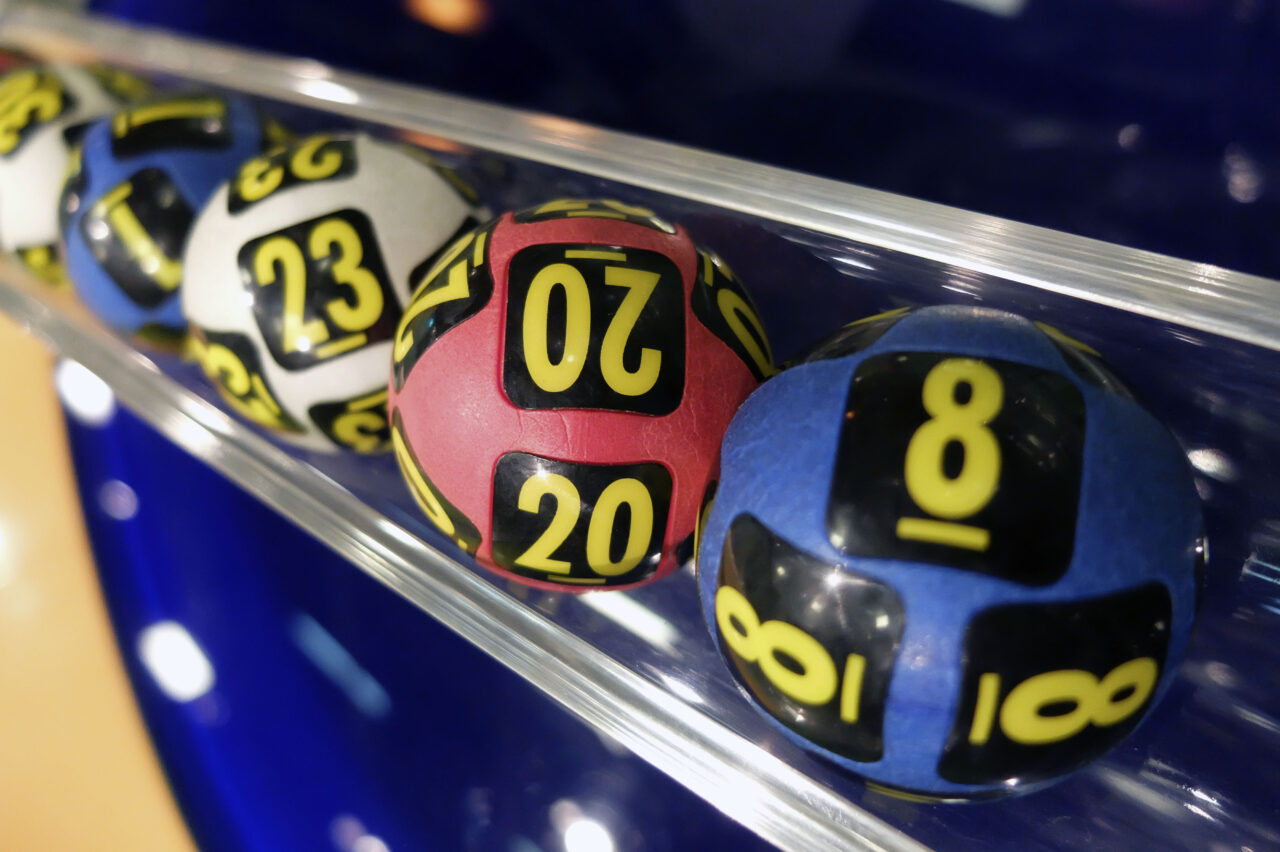 LOTO 6/49 joi 15 mai 2025. Numerele câștigătoare la tragerile loto