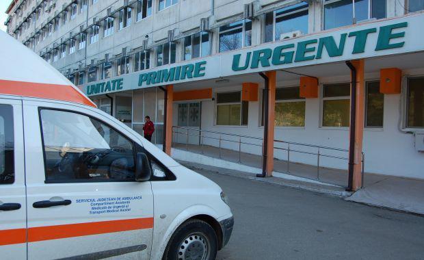 Bucăți din tavanul secției de Boli Infecțioase a Spitalului Județean Focșani au CĂZUT într-un salon. Reacția managerului și a Ministerului Sănătății