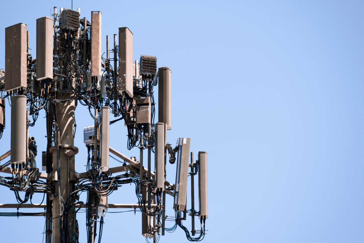 ANCOM a dat sancțiuni de peste 2,5 milioane de lei în 2024, după ce a făcut peste 4.200 de controale în sectorul telecom. Principalele nereguli