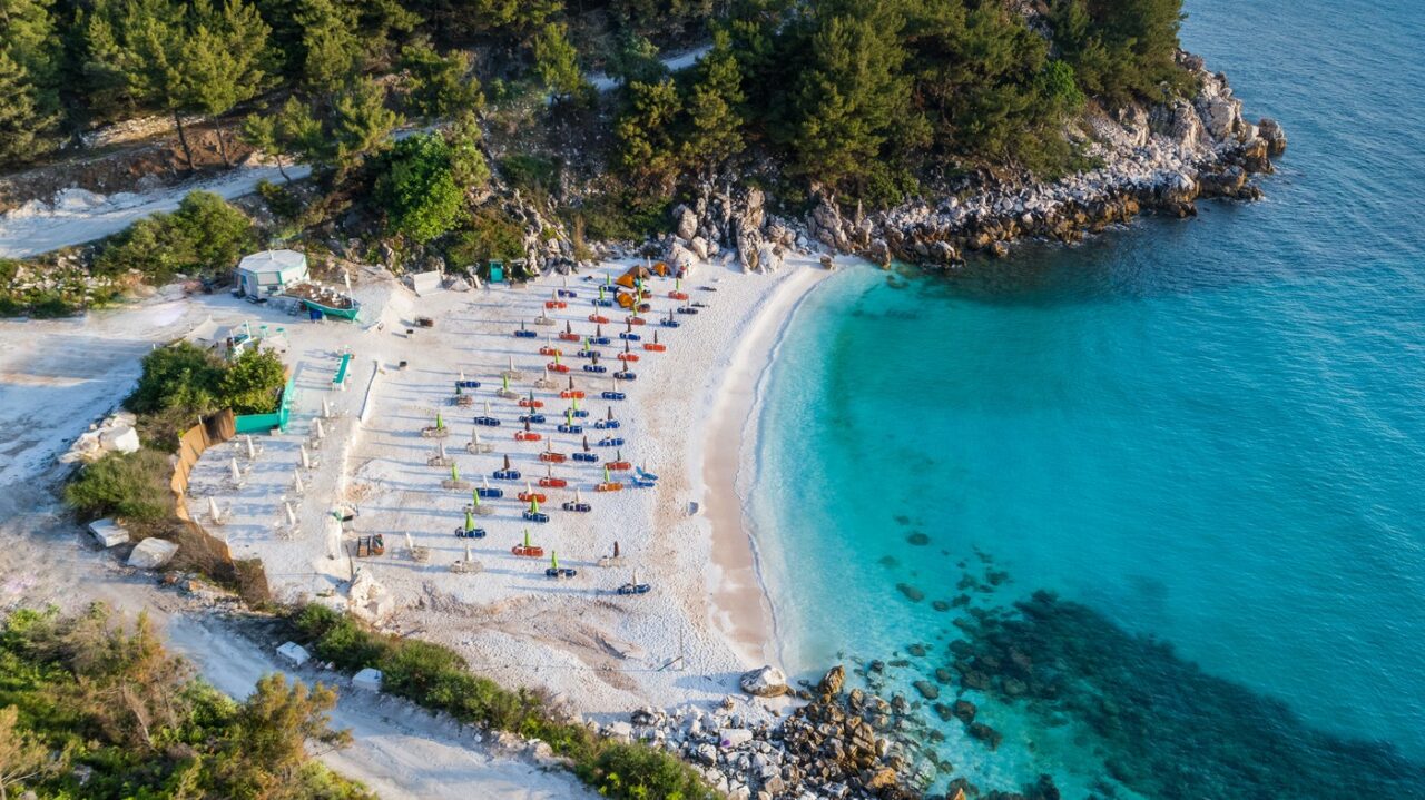 Cât costă o vacanță pe insula românilor din GRECIA în 2025. Prețurile s-au triplat în ultmii ani. Ce buget trebuie să-ți iei în calcul acum