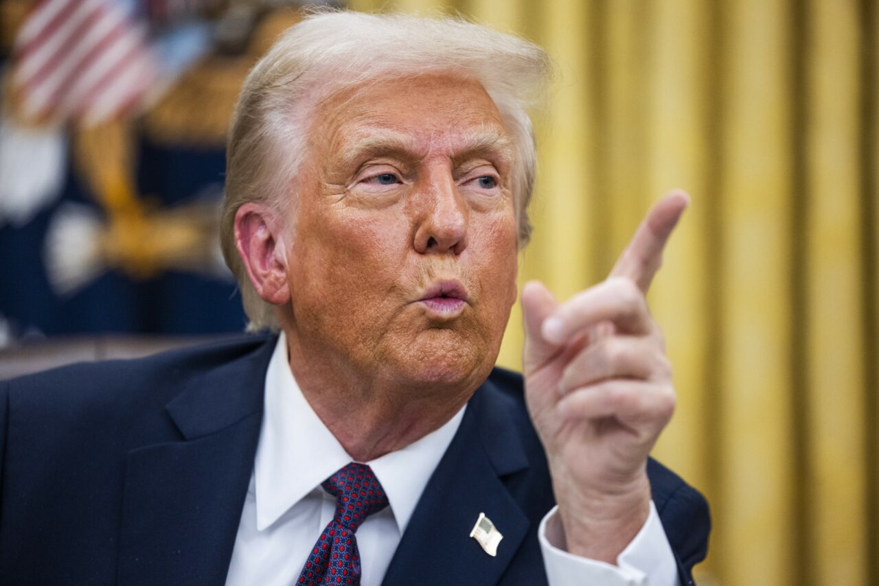 Categoriile de români care riscă fie expulzați din SUA. Un avocat de imigrări explică profilul celor vizați de deportările forțate ordonate de Trump