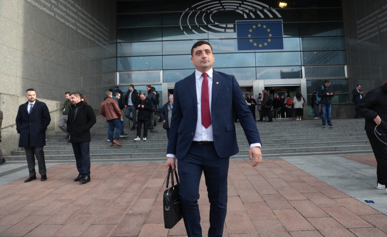 Birourile permanente din Parlament RESPING introducerea la vot a suspendării lui Iohannis. George SIMION: Vine ceasul lor, în curând!
