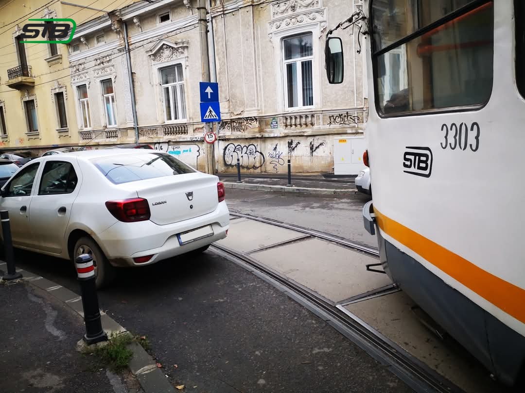 STB, apel către șoferii care blochează liniile de tramvai sau circulația autobuzelor: „S-au acumulat peste 8.000 de minute de întârziere în 2024”