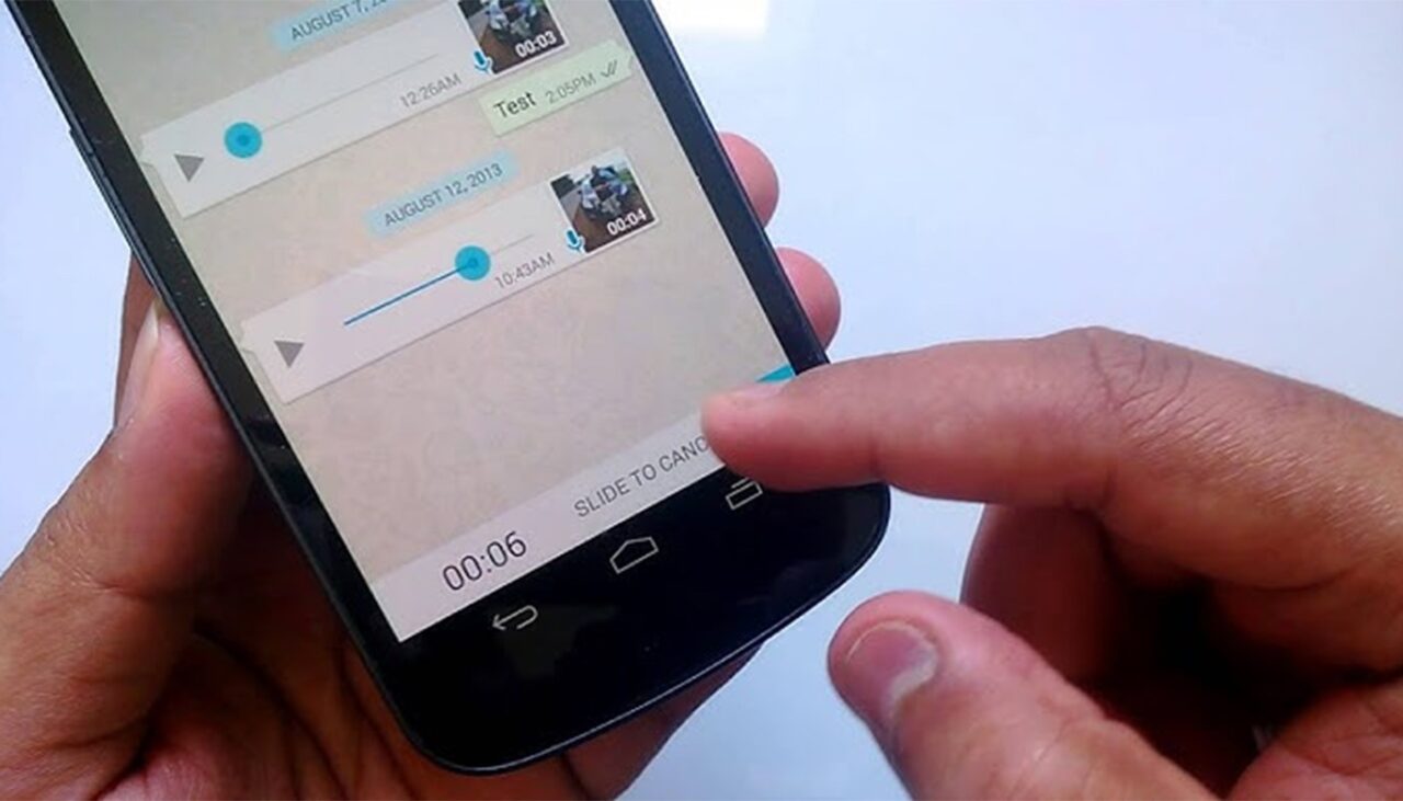 Trimiți mesaje vocale pe WhatsApp? Trucul simplu prin care te asiguri că vor fi ascultate o singură dată