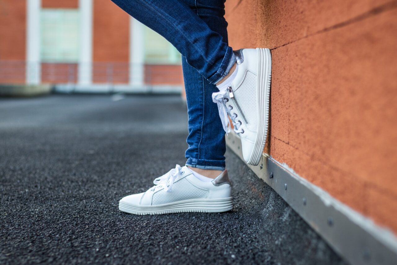 Îngrijirea adidașilor albi: SFATURI și trucuri pentru curățare (P)