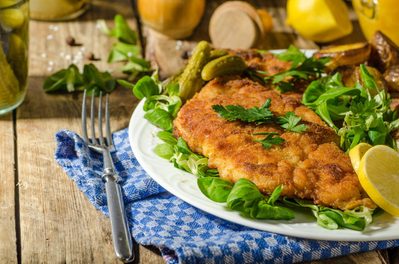 Ce adaugă austriecii în ȘNIȚEL ca să iasă delicios. Ingredientul care se pune dacă vrei să-l faci bun ca celebrul șnițel vienez